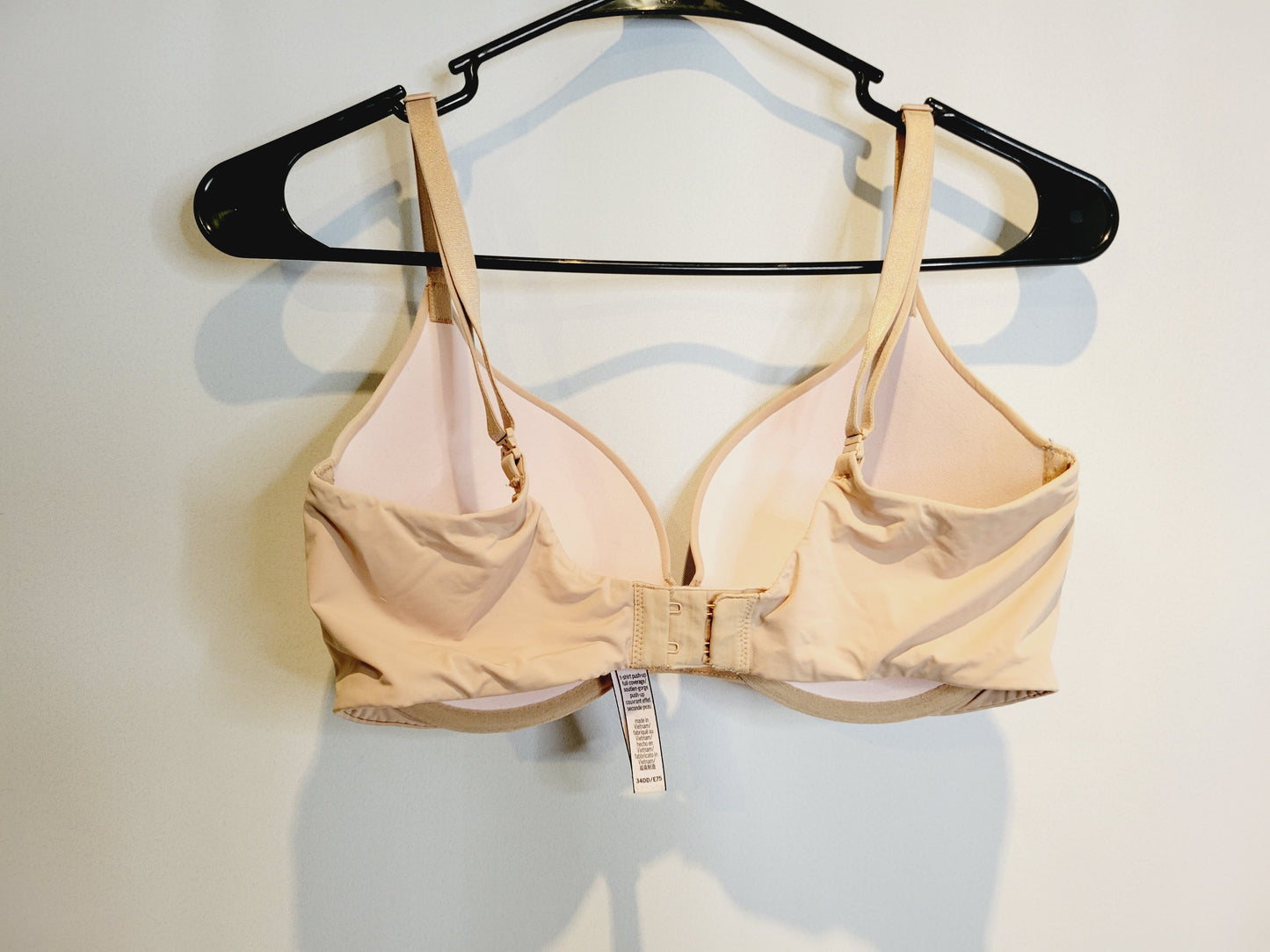 Victoria's Secret T-Shirt Push Up Bra, Size 34DD