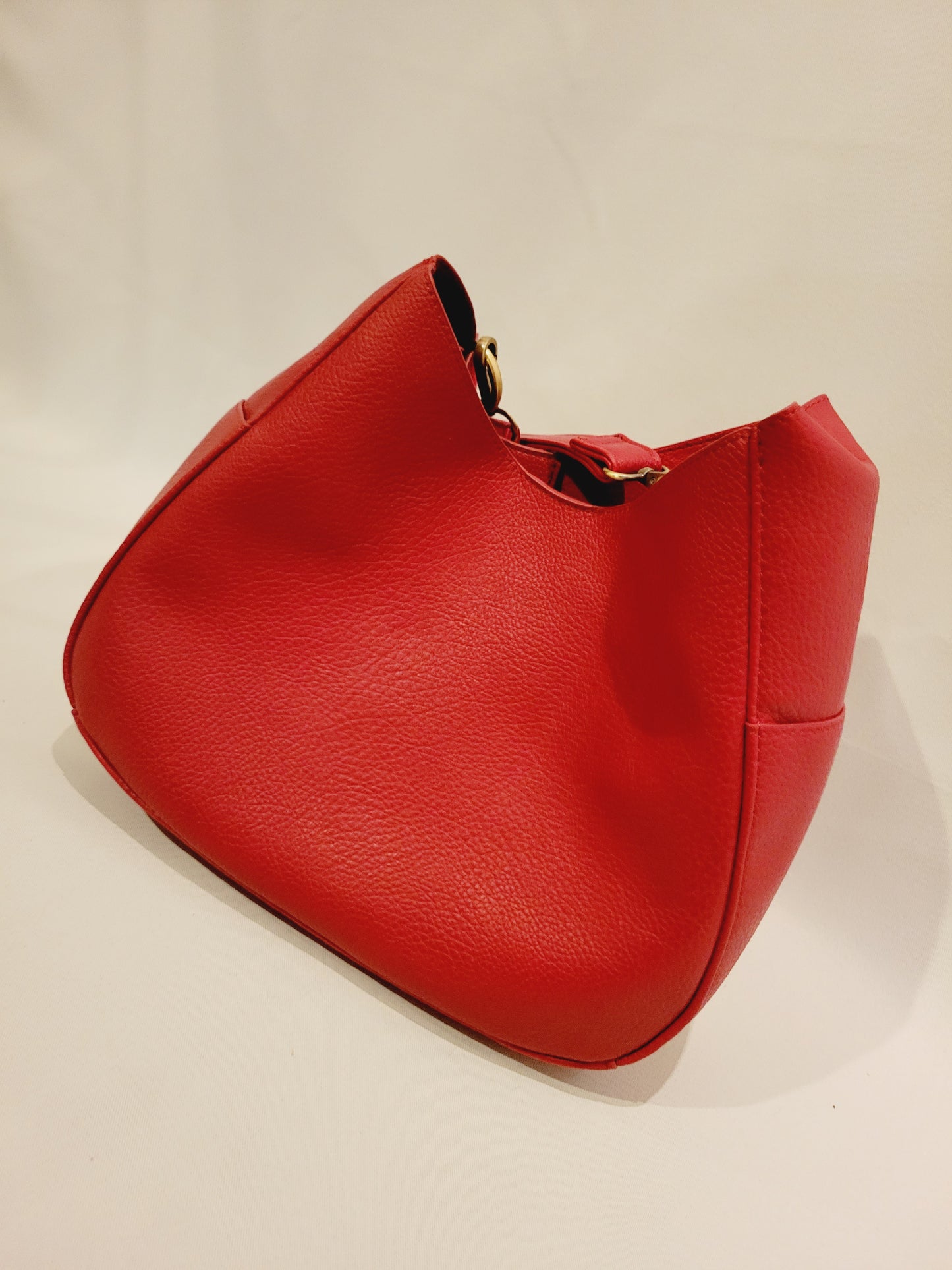 Joy Susan Hadley Hobo - Red