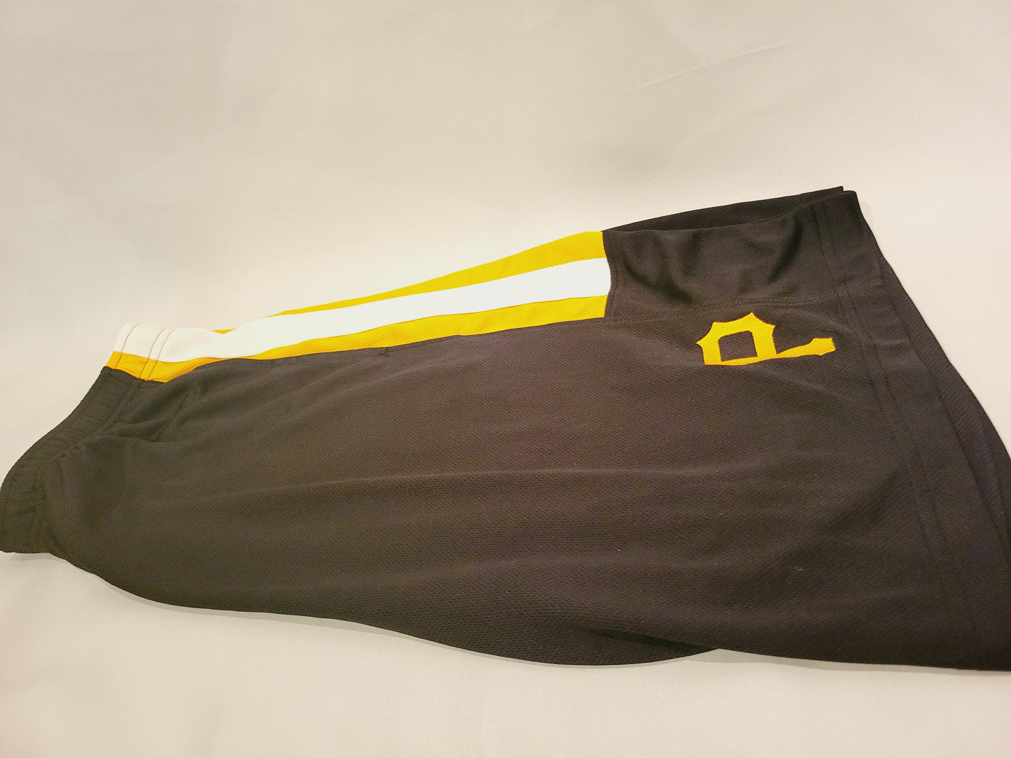 Men's Pittsburgh Pirates Active Shorts Size L