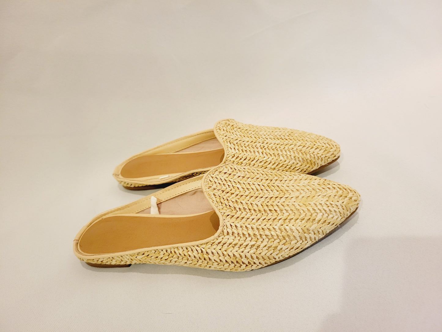 Universal Thread Woven Mules Size 6.5