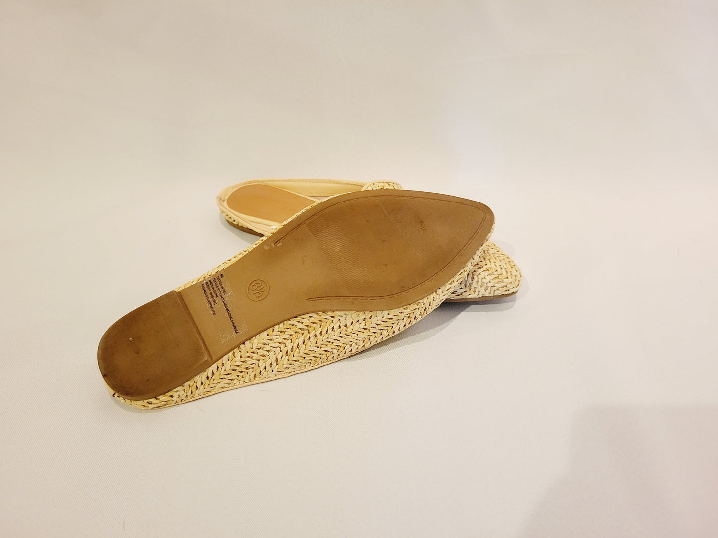 Universal Thread Woven Mules Size 6.5