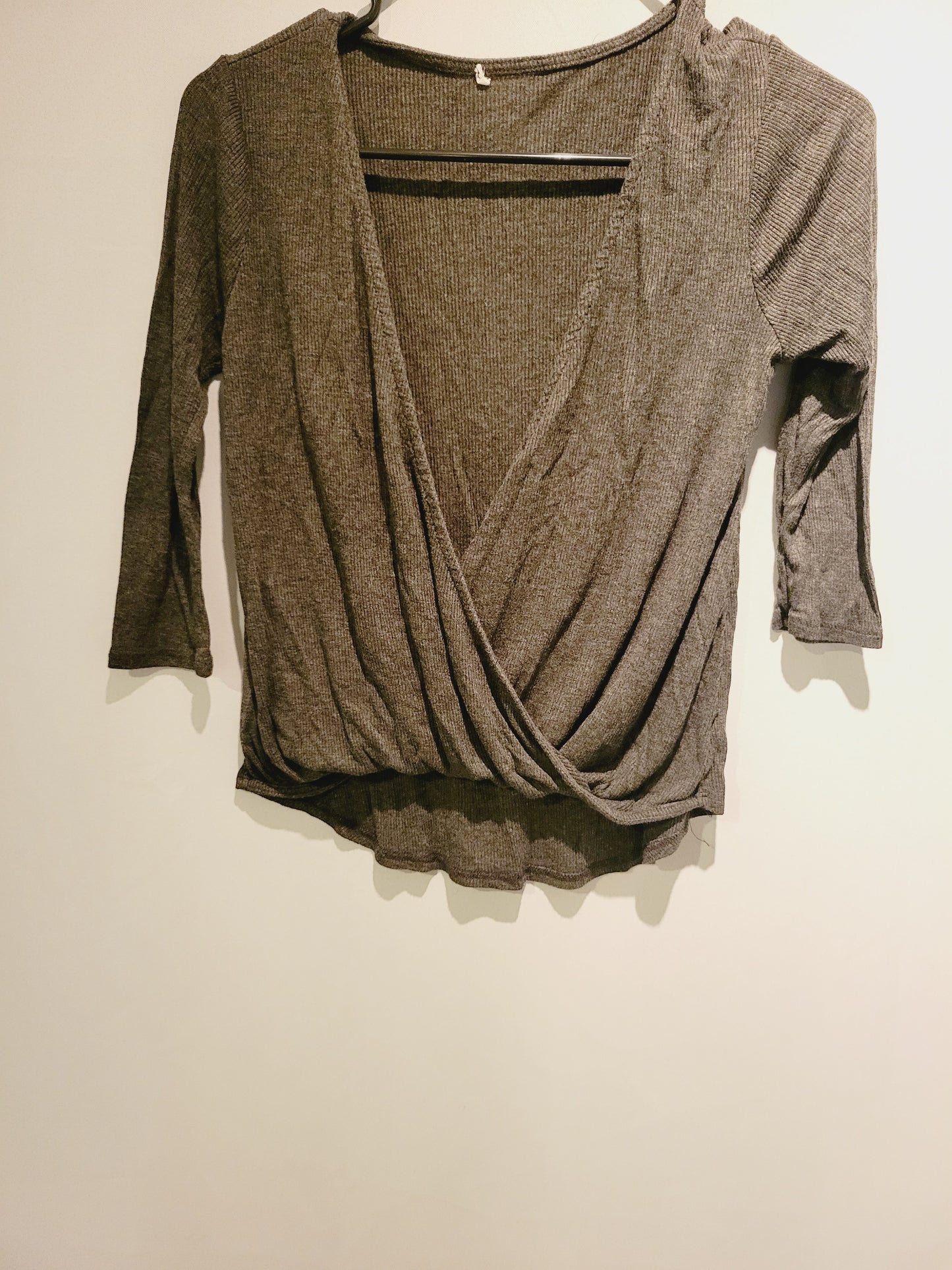 Long Sleeve Ribbed V-Neck Top, Size XS