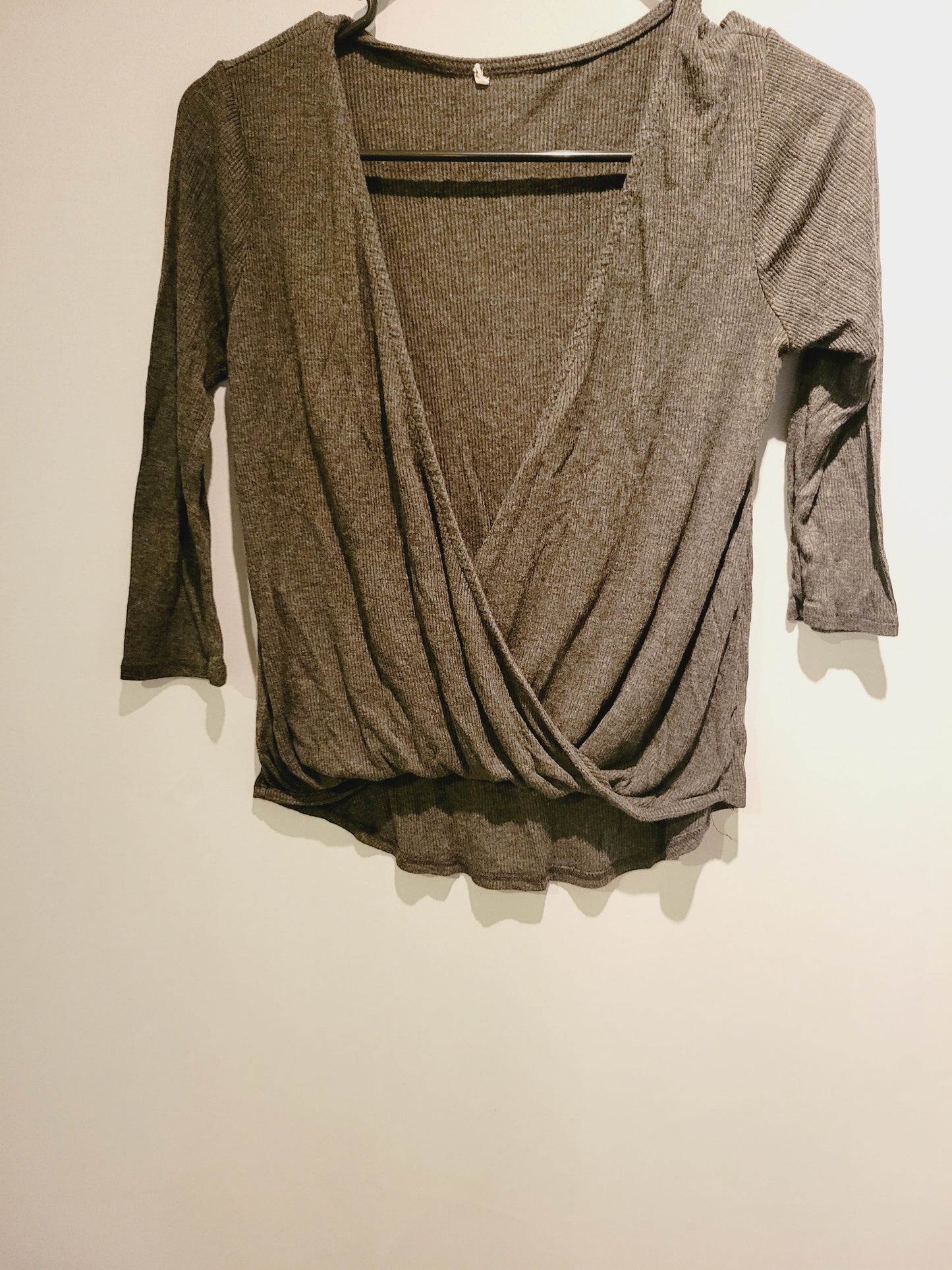 Long Sleeve Ribbed V-Neck Top, Size XS