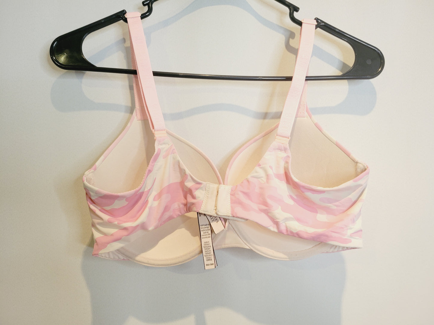 Victoria's Secret T-Shirt Push Up Bra, Size 36D