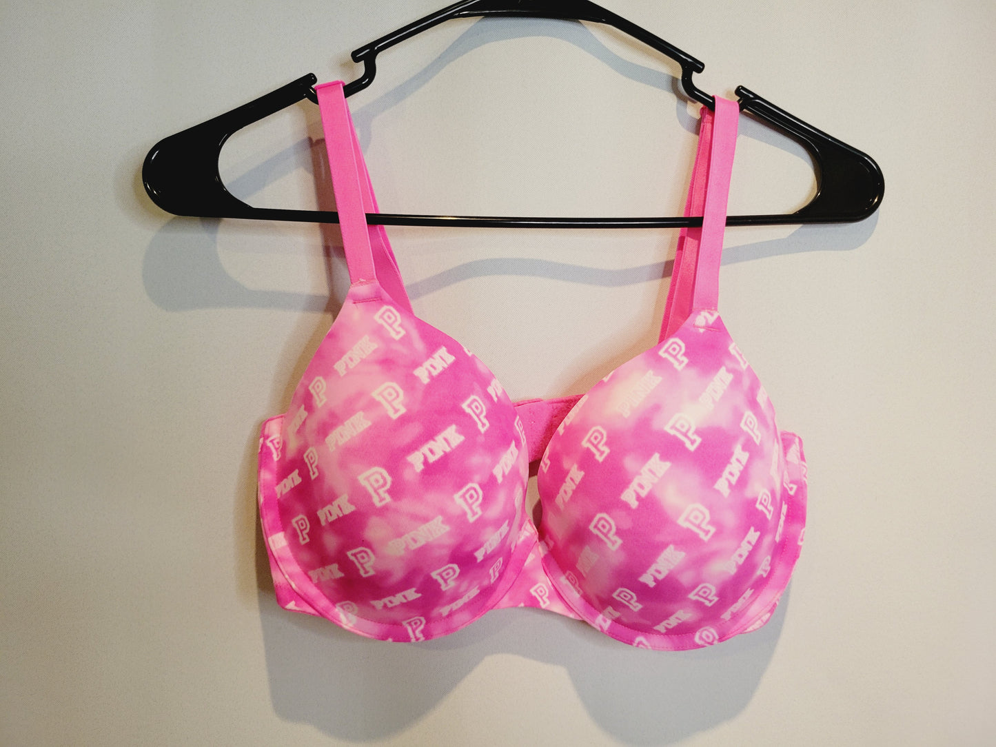 Pink Victoria's Secret Wear Everywhere Lightly Lined T-Shirt Bra, Size 34DD