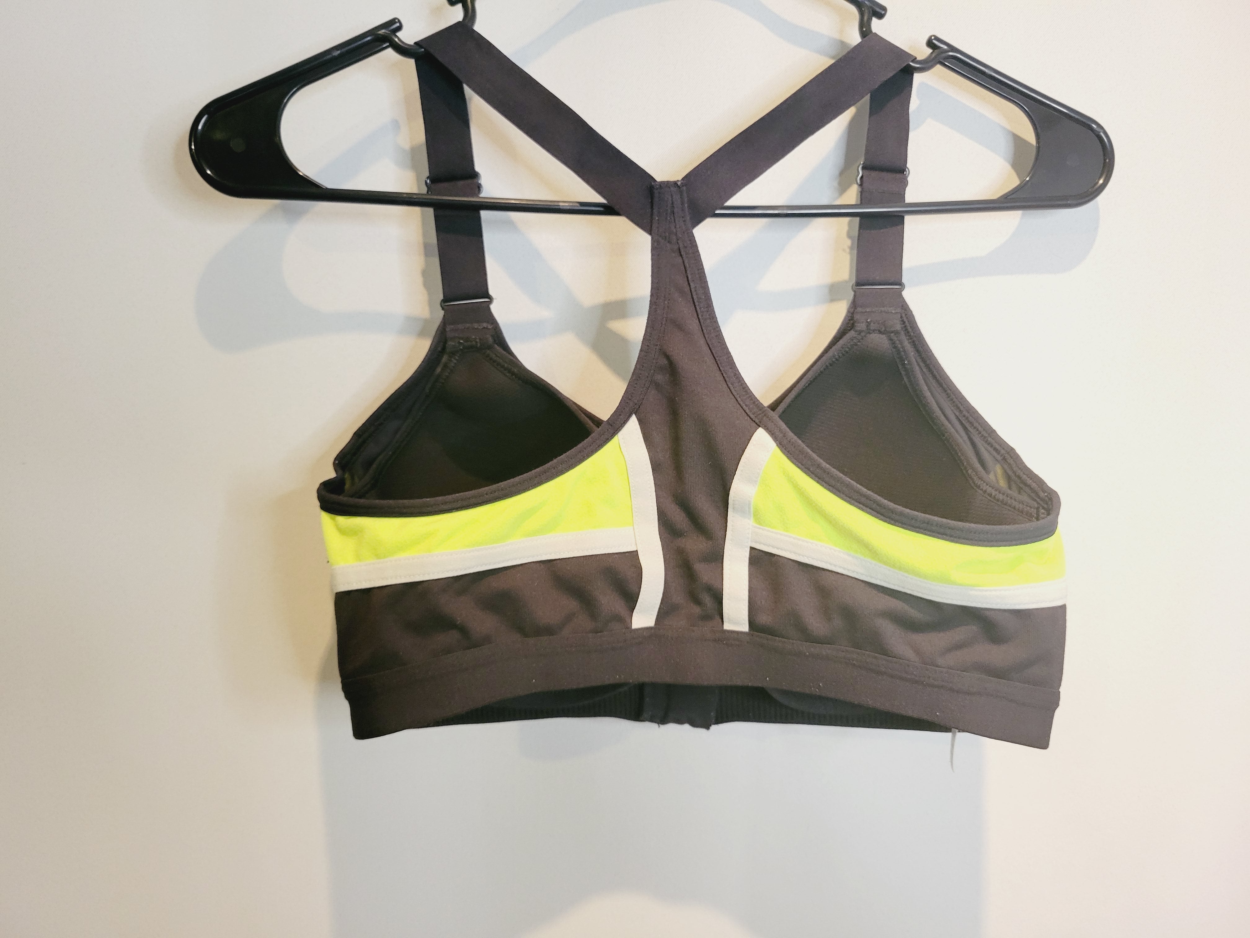 34d sports best sale bra size