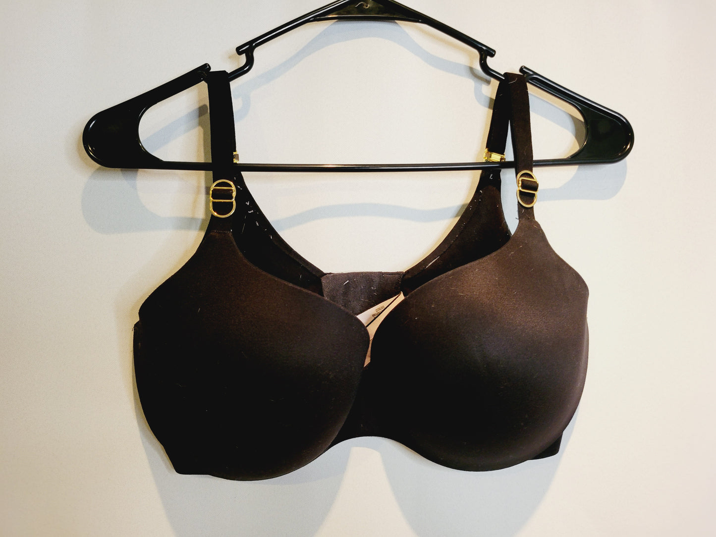 For sale- Natori Flora contour bras size 34DDD in beige/cream and