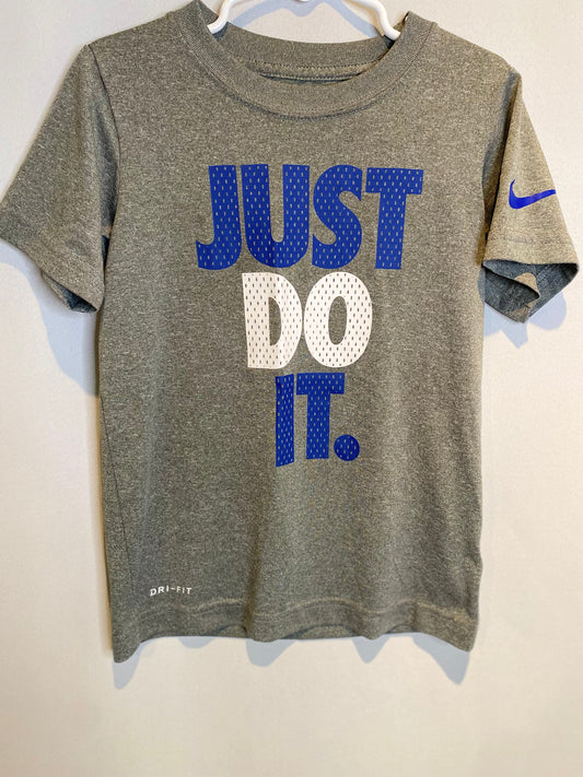 Nike Dri-Fit T-Shirt, Size Youth 6(M)